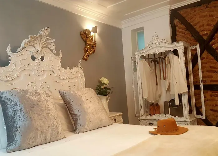 Charming I Historical Center