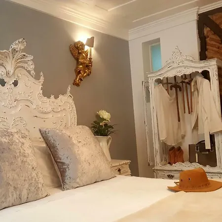 Charming I Historical Center